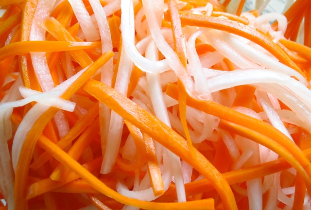 Vietnamese Carrot &amp; Daikon Pickles ~ Do Chua - My Lilikoi KitchenMy ...