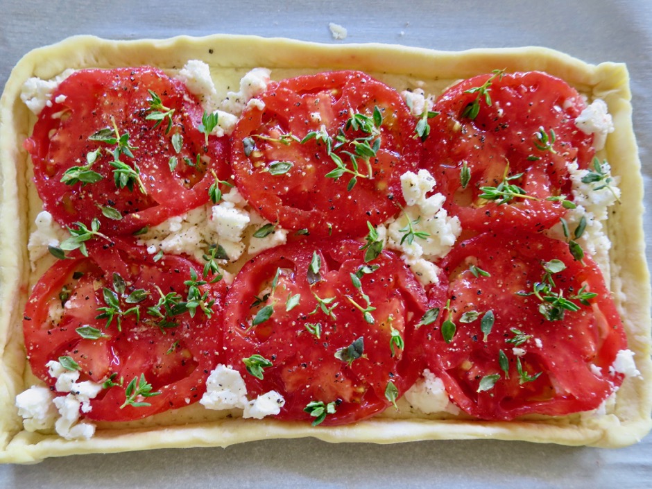 Unbaked Tomato Tart with Feta & Thyme