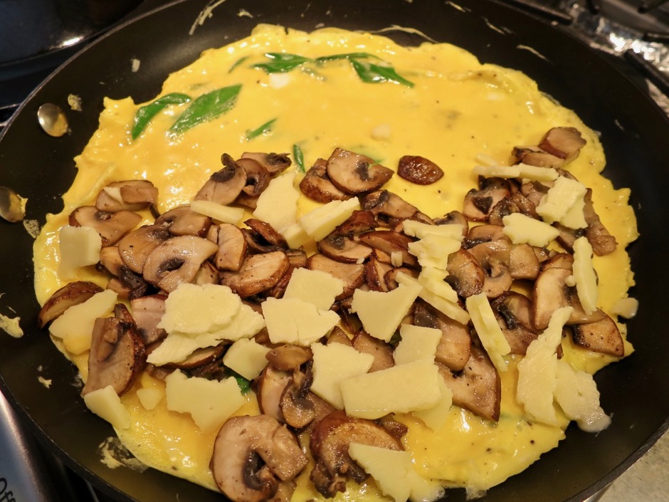 Spinach, Mushroom & Cheese Omelet