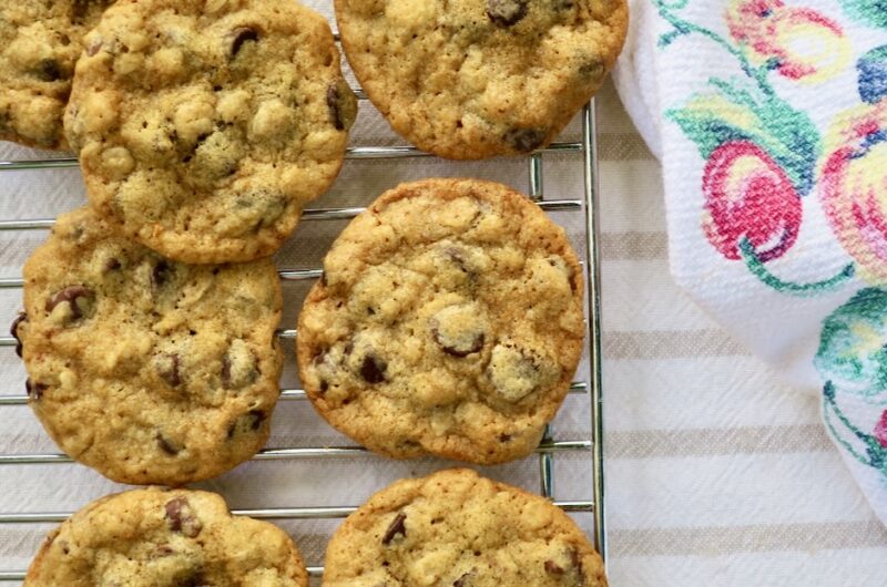 Chocolate Chip Oatmeal Cookies