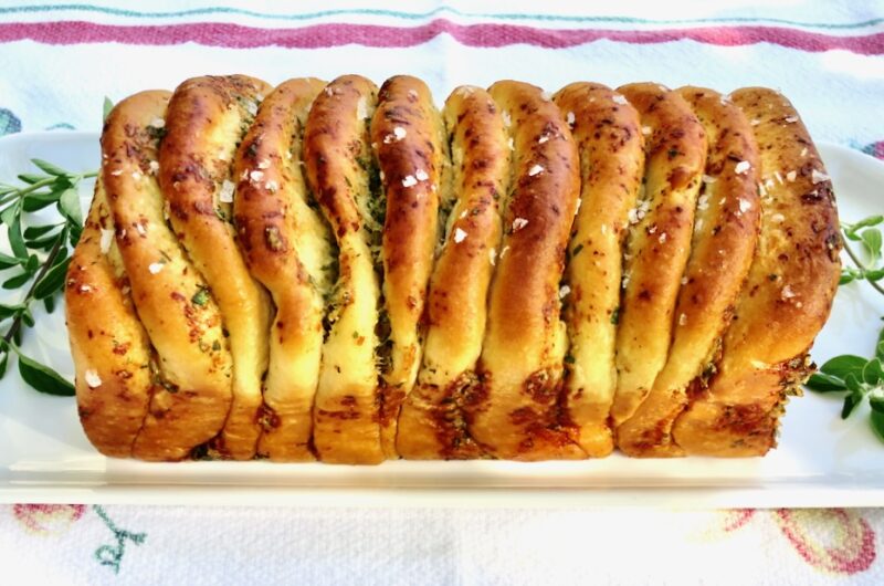 Pull-Apart Rosemary Garlic Bread