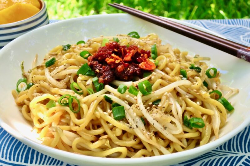 Dry Mein with Crunchy Bean Sprouts & Chili  Crisp